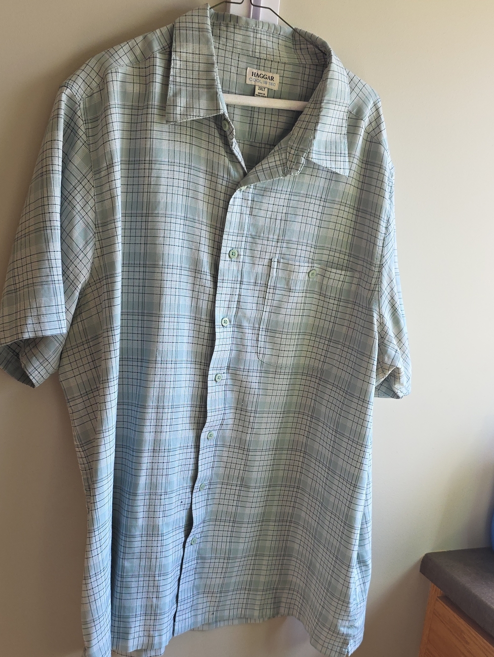 Haggar Light Green and White Plaid Short-Sleeve Button-Down Shirt